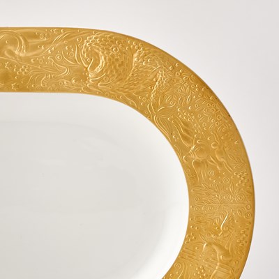 Lot 62 - Bjorn Wiinblad for Rosenthal Gilt Decorated Porcelain 'Magic Flute Gold' Pattern Dinner Service