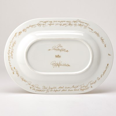 Lot 62 - Bjorn Wiinblad for Rosenthal Gilt Decorated Porcelain 'Magic Flute Gold' Pattern Dinner Service