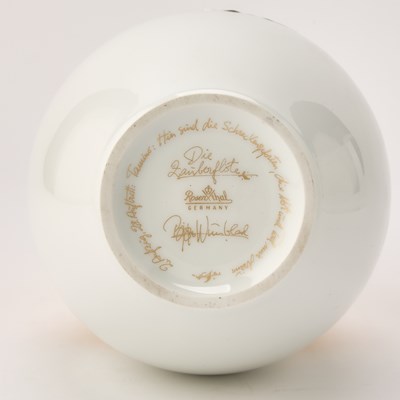 Lot 62 - Bjorn Wiinblad for Rosenthal Gilt Decorated Porcelain 'Magic Flute Gold' Pattern Dinner Service