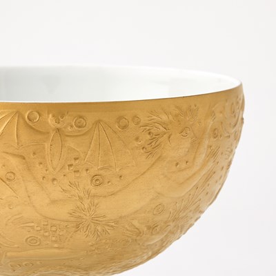 Lot 62 - Bjorn Wiinblad for Rosenthal Gilt Decorated Porcelain 'Magic Flute Gold' Pattern Dinner Service