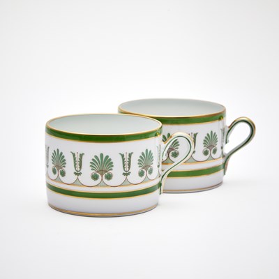 Lot 192 - Richard Ginori Porcelain 'Green Ercolano' Pattern Dinner Set
