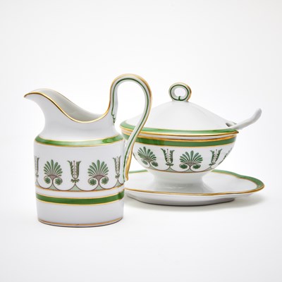 Lot 192 - Richard Ginori Porcelain 'Green Ercolano' Pattern Dinner Set
