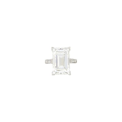 Lot Platinum and Diamond Ring