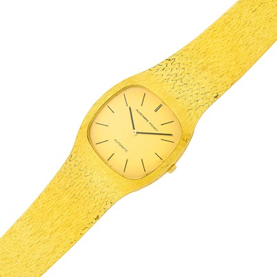 Lot 105 - Audemars Piguet Gold Wristwatch