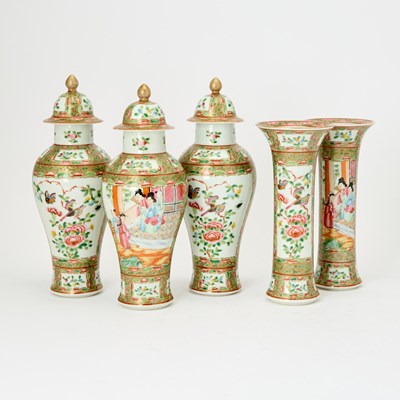 Lot 22 - Chinese Export Porcelain Five Piece Garniture