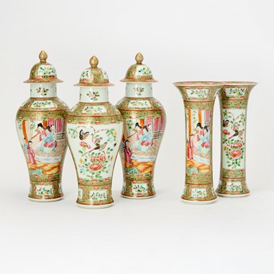 Lot 22 - Chinese Export Porcelain Five Piece Garniture