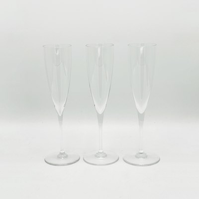 Lot 1104 - Set of Fifteen Baccarat "Dom Perignon" Pattern Crystal Champagne Flutes