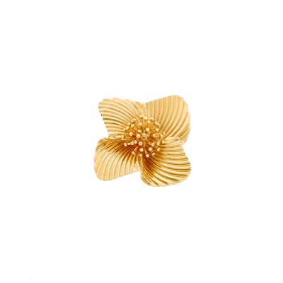 Lot 1158 - Gold Flower Brooch