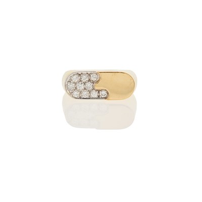 Lot 1302 - Two-Color Gold and Diamond Ring