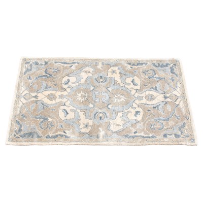 Lot 104 - Machine-Made Wool Rug