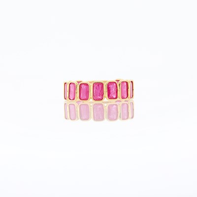 Lot 2288 - Gold and Ruby Band Ring
