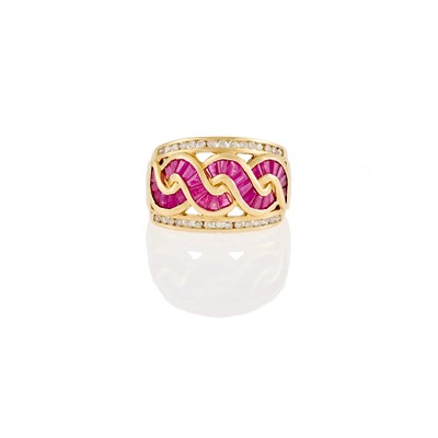 Lot 167 - Gold, Diamond and Ruby Ring