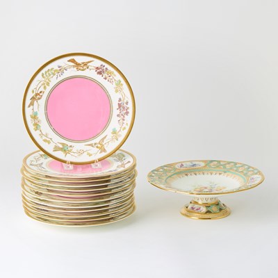 Lot 142 - Set of Twelve English Gilt and Transfer Decorated Porcelain Luncheon Plates
