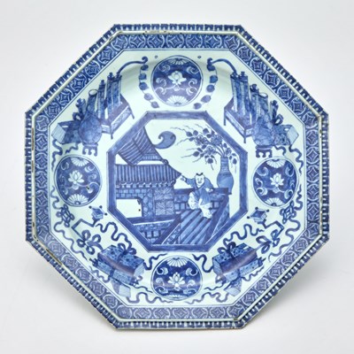 Lot 189 - A Chinese Blue and White Porcelain Octagonal Dish