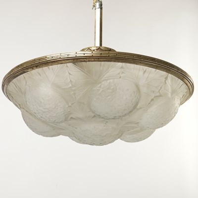 Lot 356 - Art Deco Style Frosted Glass Plafonnier
