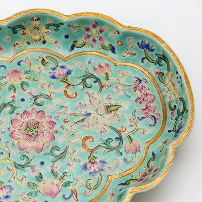 Lot 560 - A Fine Chinese Famille Rose Turquoise Ground Porcelain Dish