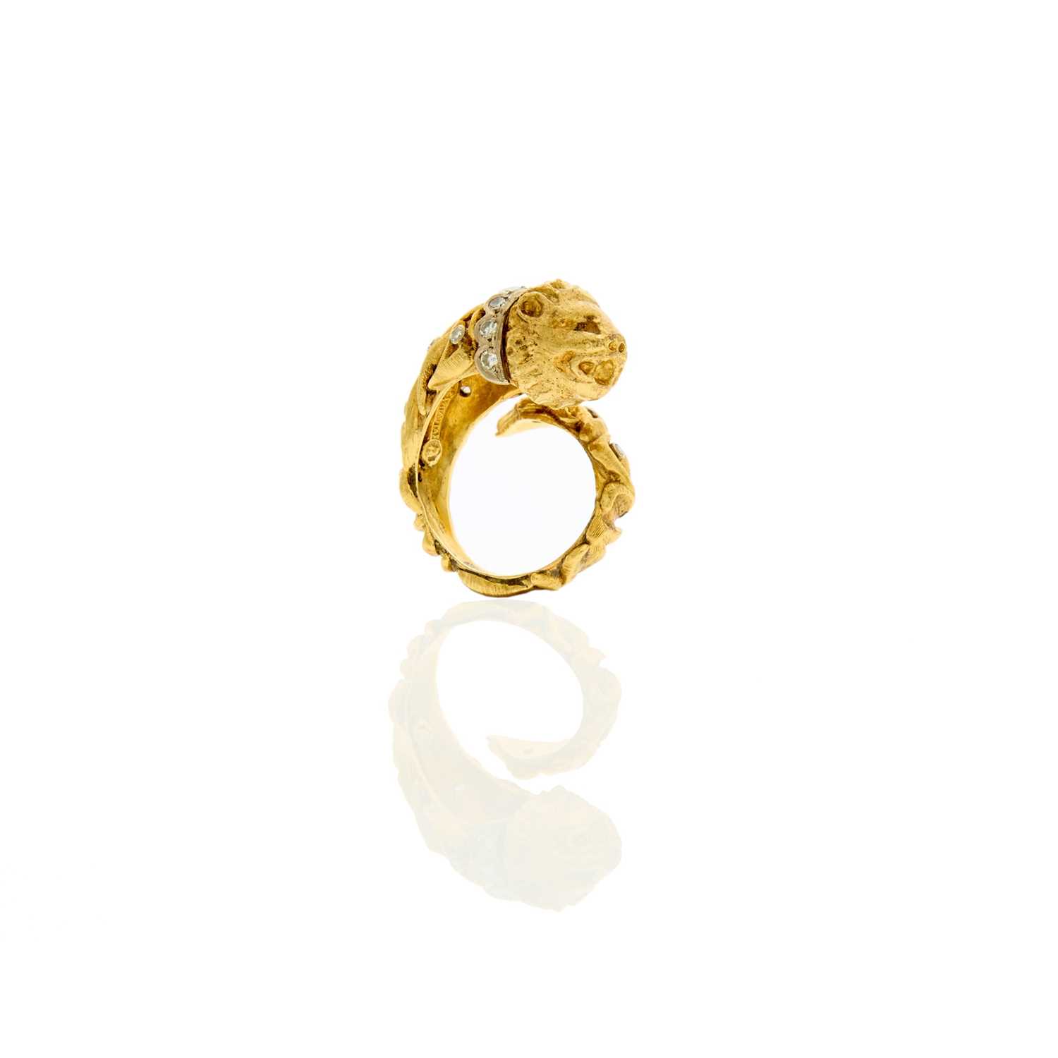 Lot 1028 - Zolotas Gold and Diamond Chimera Ring