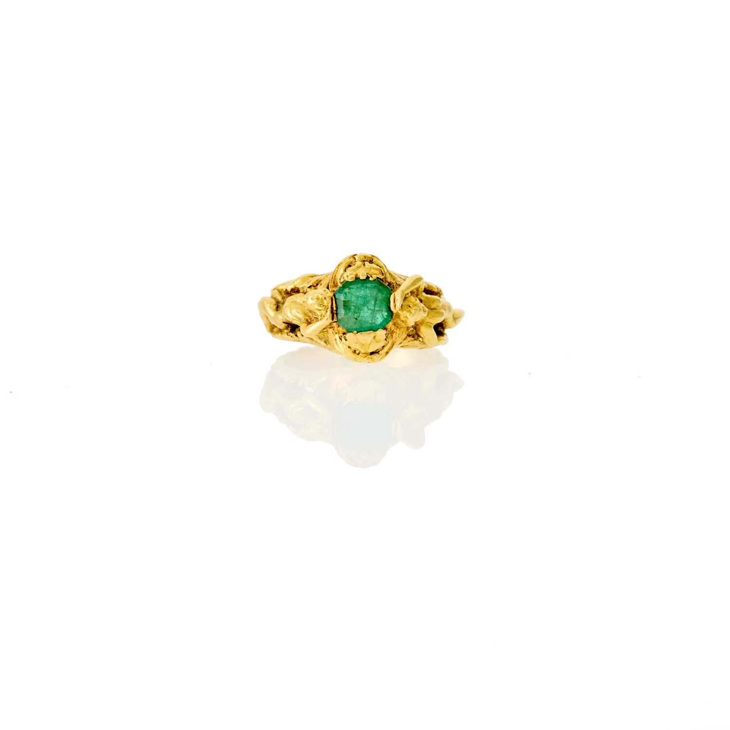 Lot 1025 - Gold and Emerald Figural Ring
