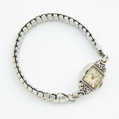 Lot 90 - Ladys Diamond Wrist Watch, 2 diamonds, 17 Jewels, Wittnauer, 14K