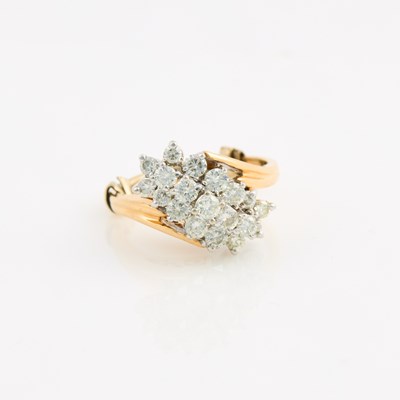 Lot 164 - Diamond Ring, 19 diamonds about 1.00 ct., 14K 3 dwt.