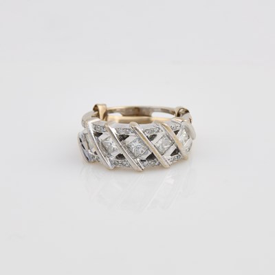 Lot 165 - Diamond Ring, 26 diamonds about 1.15 cts., 14K 4 dwt., stone missing