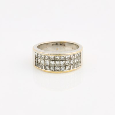Lot 169 - Diamond Ring, 33 diamonds about 2.25 cts., 18K 7 dwt., stone damaged