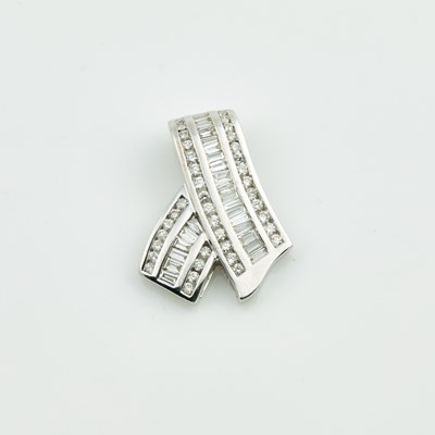 Lot 172 - Diamond Pendant, 62 diamonds about 2.50 cts., 14K 5 dwt.