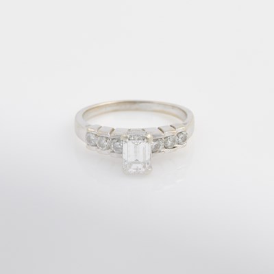 Lot 176 - Diamond Engagement Ring, center stone about 0.90 ct., 14K 3 dwt.