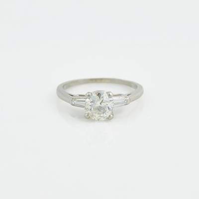 Lot 229 - Diamond Engagement Ring, 3 diamonds, center stone about 1.40 cts, 2 stones about 0.30 ct., stone    damaged