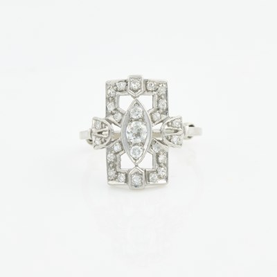 Lot 232 - Diamond Ring, 25 diamonds about 0.50 ct., Platinum 3 dwt.