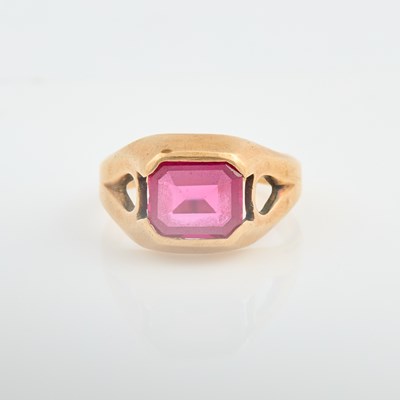 Lot 237 - Gold and Stone Ring, 10K 4 dwt. all