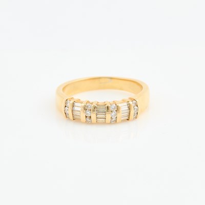 Lot 245 - Diamond Ring, 24 diamonds about 0.55 ct., 14K 3 dwt.