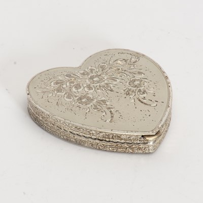 Lot 316 - Heart Shaped Sterling Powder Compact