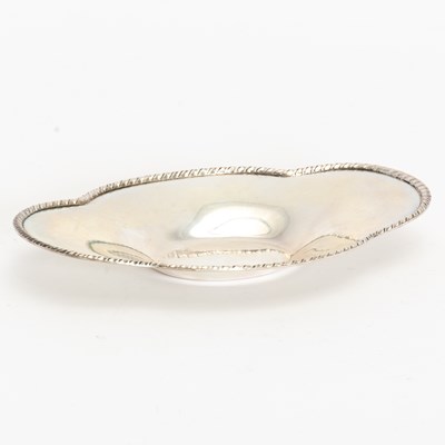 Lot 320 - 800 Silver Oval Tray