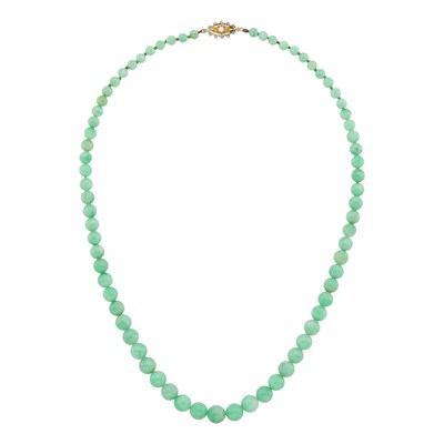 Lot 74 - Buccellati Jade Bead Necklace with Two-Color Gold and Diamond Clasp