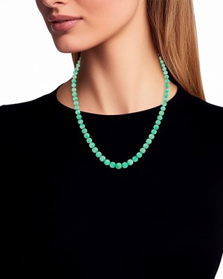Lot 74 - Buccellati Jade Bead Necklace with Two-Color Gold and Diamond Clasp