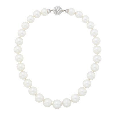 Lot 47 - South Sea Cultured Pearl Necklace with White Gold and Diamond Clasp