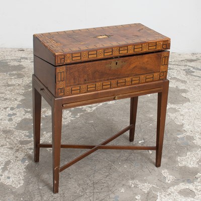Lot 360 - Burlwood Parquetry Inlaid Traveling Desk
