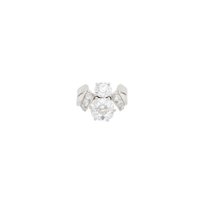 Lot 34 - Van Cleef & Arpels Monture Platinum and Diamond Ring