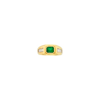 Lot 7 - Gold, Emerald and Diamond Ring