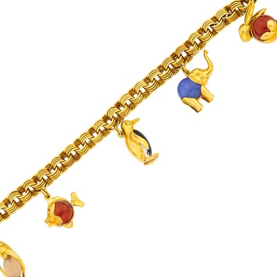 Lot 17 - Gold, Hardstone and Chalcedony Animal Charm Bracelet