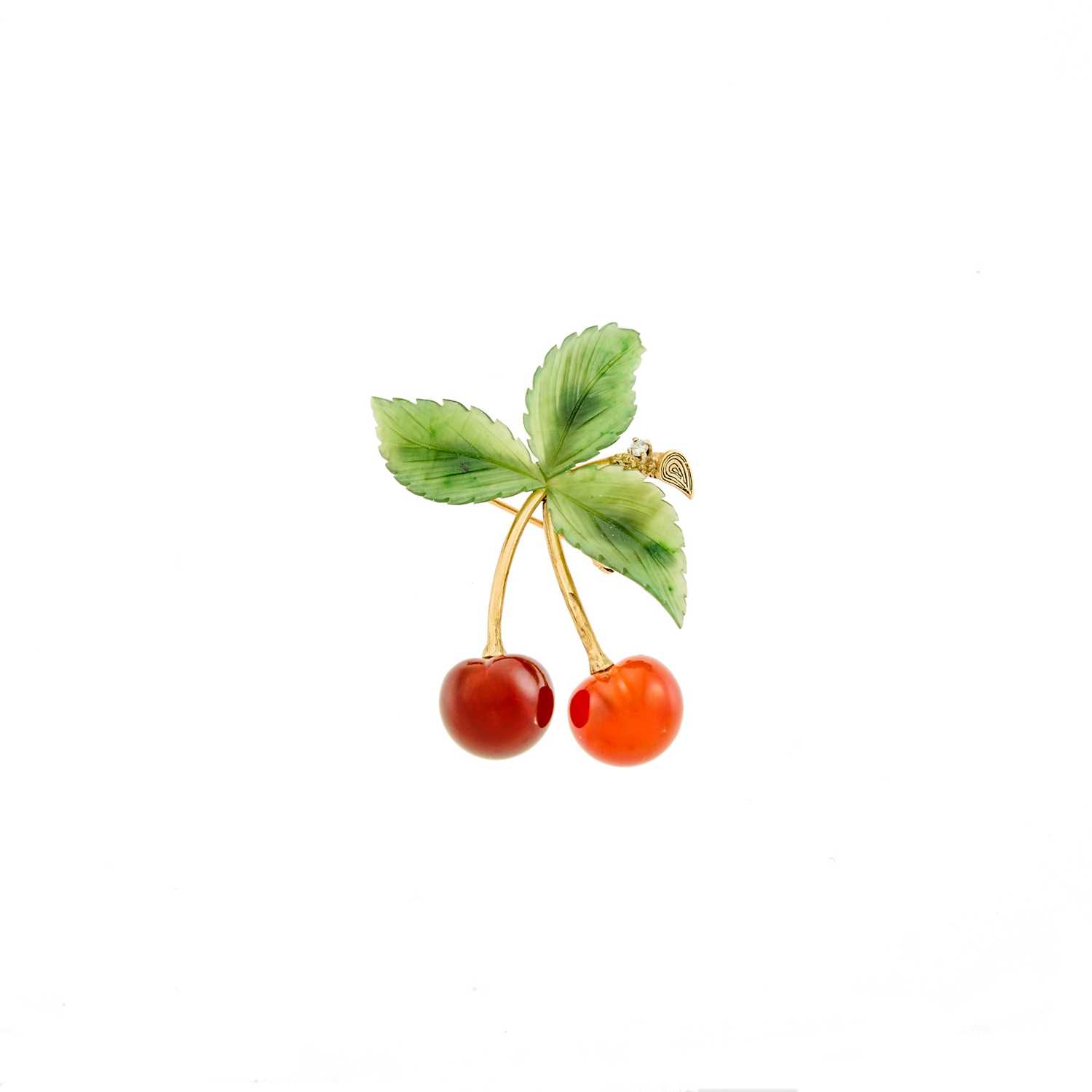 Lot 1010 - Gold and Carved Nephrite and Carnelian Cherry Brooch