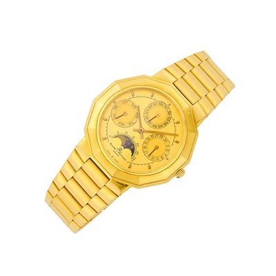 Lot 32 - Baume & Mercier Gentleman's Gold 'Riviera' Chronograph Calendar with Moonphase Wristwatch, Ref. 87112,9