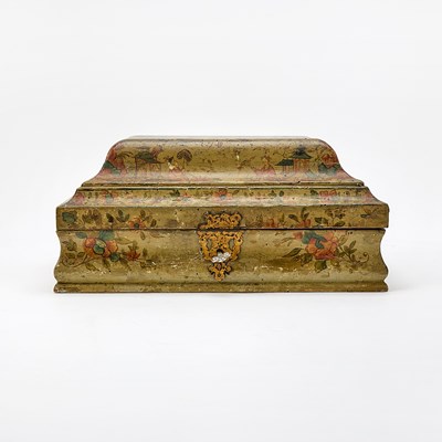 Lot 139 - Italian Rococo Green Lacquer Table Box