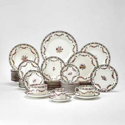 Lot 166 - Assembled Mintons Porcelain 'Minton Rose' Pattern Dinner Service