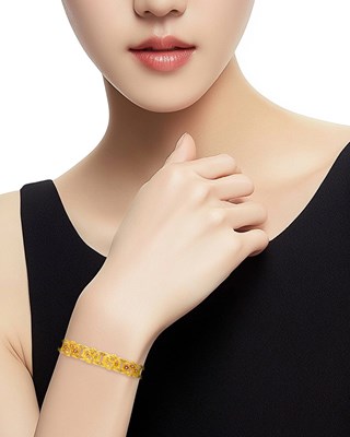 Lot 29 - Antique Gold and Diamond Floret Bracelet, France