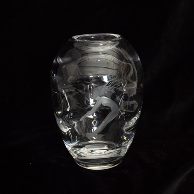 Lot 74 - Kosta Bosa Wheel Engraved Glass Vase