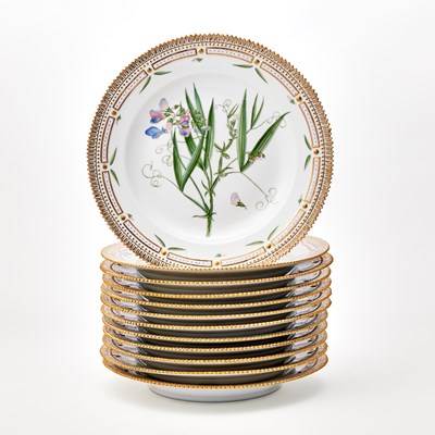 Lot 107 - Set of Twelve Royal Copenhagen Porcelain Gilt and Hand-Painted 'Flora Danica' Dinner Plates