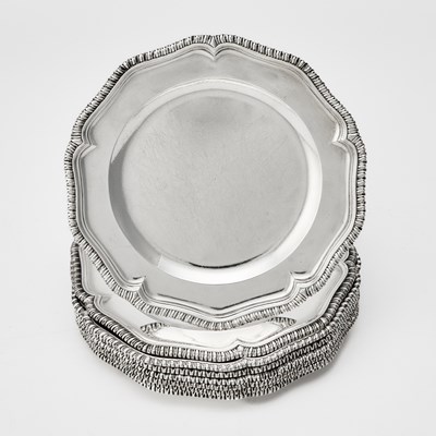 Lot 158 - Assembled Set of Eight Georgian Sterling Silver Plates