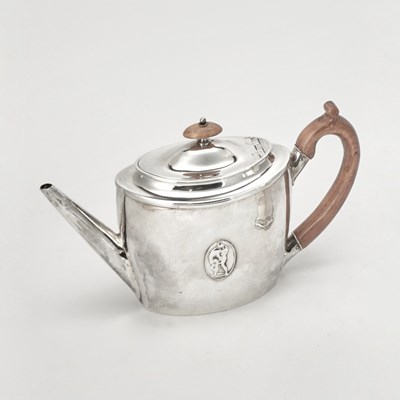 Lot 162 - George III Sterling Silver Teapot